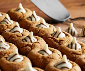 White-Chocolate-Kissed-Gingerbread-Cookies