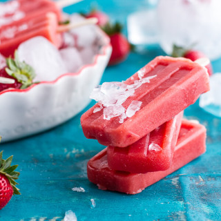 2-Ingredient Strawberry Popsicles 