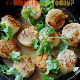 30-MINUTE MEAL: PAN-FRIED SCALLOPS WITH SWEET CHILLI RICE AND GREENS (4 ser