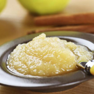An Applesauce Recipe So Easy It Practically Cooks Itself