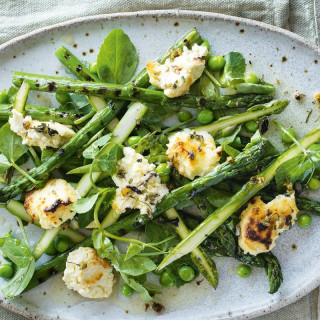 Asparagus and pea salad with ricotta