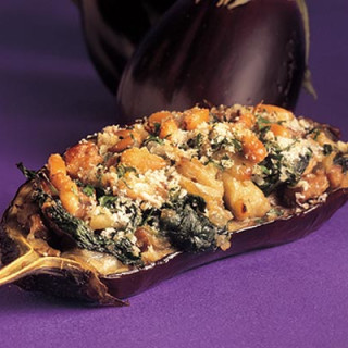 Aubergines filled with spinach and mushrooms
