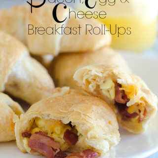 Bacon, Egg and Cheese Breakfast Roll-Ups