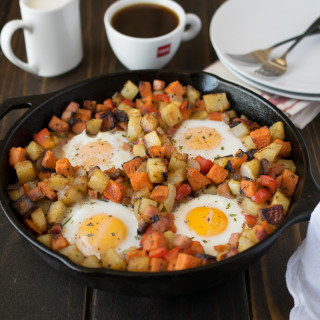 Baked breakfast potatoes with eggs