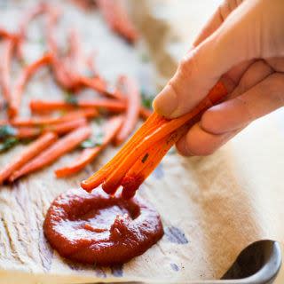 Baked Carrot Fries + Homemade Ketchup Without Sugar!