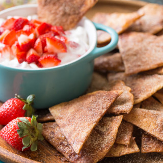 Baked Cinnamon Crisps With Creamy Strawberry Dip
