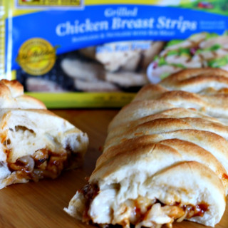 Barbecue Chicken Pizza Braid Made Easy with Foster Farms