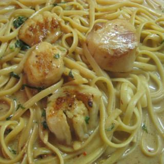 Bay Scallops with Fettuccine
