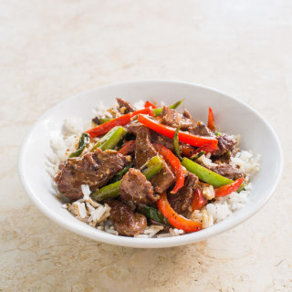 Beef Stir-Fry with Bell Peppers and Black Pepper Sauce
