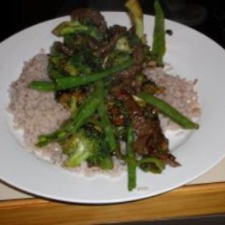 Beef Stir-fry with Broccoli and Oyster Sauce