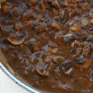 BEST Brown Mushroom Gravy (from scratch)