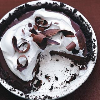 Bittersweet Chocolate Pudding Pie with Cr&egrave;me Fraîche Topping