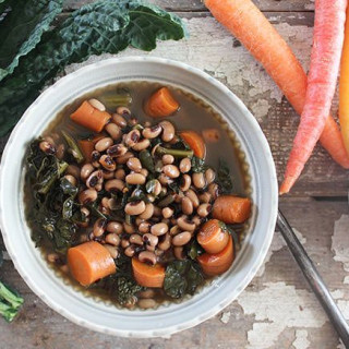 Black-eyed Peas and Kale Soup