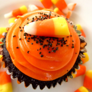 “Black Velvet” Halloween Cupcakes