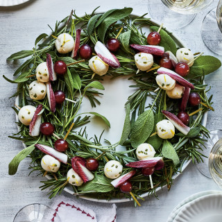 Bocconcini Skewers with Grapes and Rosemary