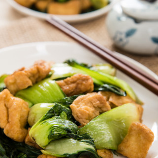 Bok Choy stir-fry with Crispy Tofu