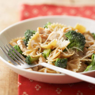 Bow Tie Pasta with Chicken and Broccoli