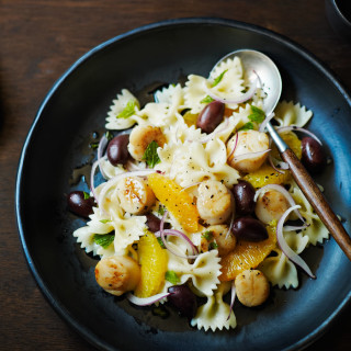 Bow-Tie Salad with Scallops, Black Olives, Oranges, and Mint