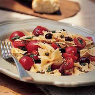 Bowtie pasta with cherry tomatoes, capers and basil