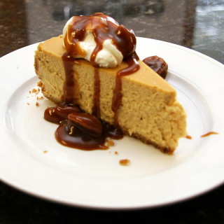Brown Sugar Cheesecake With Caramel Pecan Topping