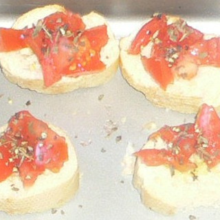 Bruschetta (Garlic Bread with Tomatoes and Basil)