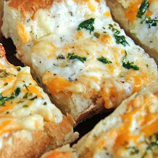 Bubbly Cheese Garlic Bread Recipe