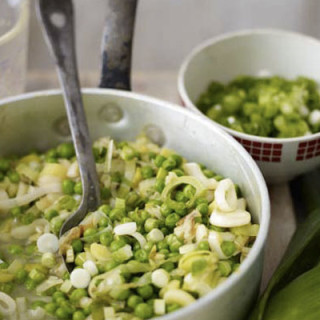 Buttered peas and leeks
