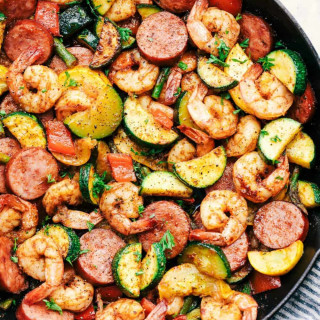 https://bigoven-res.cloudinary.com/image/upload/h_320,w_320,c_fill/cajun-shrimp-sausage-vegetable-645355.jpg