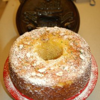 Cake with Rum Glaze