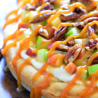 Caramel Apple Fruit Pizza