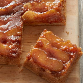 Caramel-Apple Upside-Down Cake -image