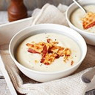 Cauliflower cheese soup with crispy pancetta croutons