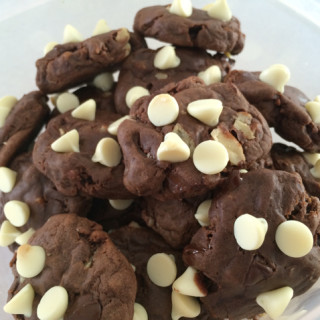 Chewy Fudge Brownie Chocolate Cookies