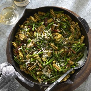 Chicken and Asparagus Skillet Pasta with Pesto