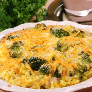 Chicken and Broccoli Casserole - Cheesy