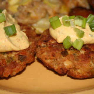 Chicken Cakes With Remoulade Sauce (Quick &amp; Easy!)