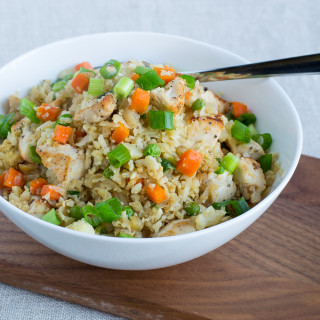 Chicken Cauliflower Fried &#39;Rice&#39; with Carrots &amp; Peas