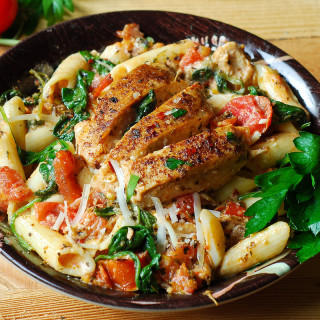 Chicken Penne with Bacon and Spinach in Creamy Tomato Sauce