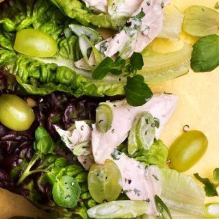 Chicken salad with tarragon and grapes