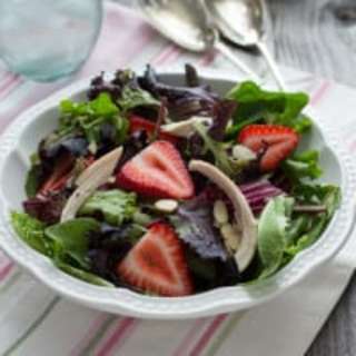 Chicken, Strawberry & Toasted Almond Salad