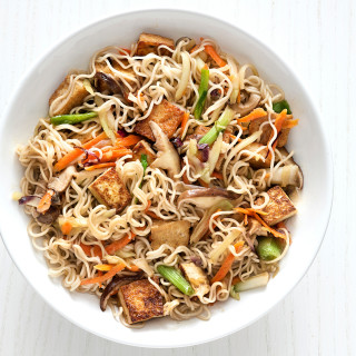 Chinese Noodle-Vegetable Bowl