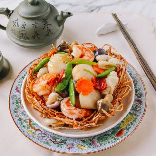 Chinese Seafood Bird Nest Banquet Dish