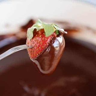 Chocolate Fondue {Rich, Creamy, Perfect}