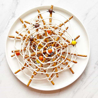 Chocolate Pretzel Spiderwebs Are The Perfect Sweet and Salty Halloween Trea