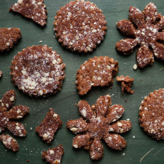 Chocolate–Almond Spice Cookies (Basler Brunsli)