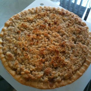 Cinnamon Apple Crumb Pie