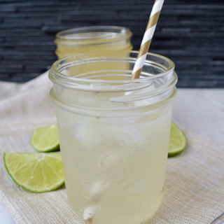 Cómo hacer una limonada mineral y natural fácil