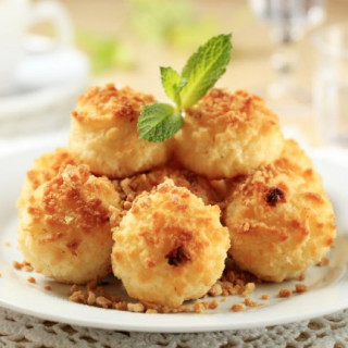 Coconut Macaroons: A Symphony of Textures