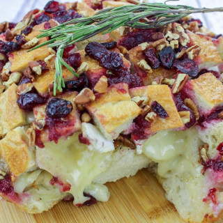 Cranberry Brie Pull-Apart Bread