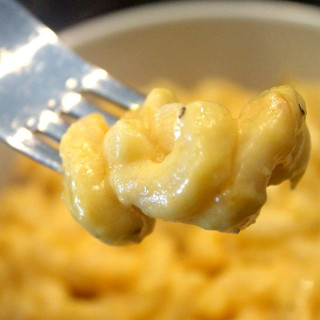 Creamiest Crock Pot Macaroni and Cheese